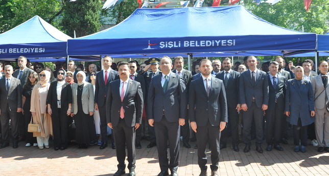 ŞİŞLİ’DE 19 MAYIS TÖRENİNDE GERGİNLİK